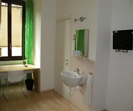 Le Tre Torri Hotel Milaan Buitenkant foto