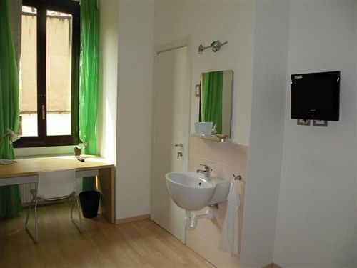 Le Tre Torri Hotel Milaan Buitenkant foto